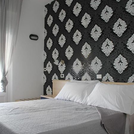 Hotel Mora Rimini Exterior foto